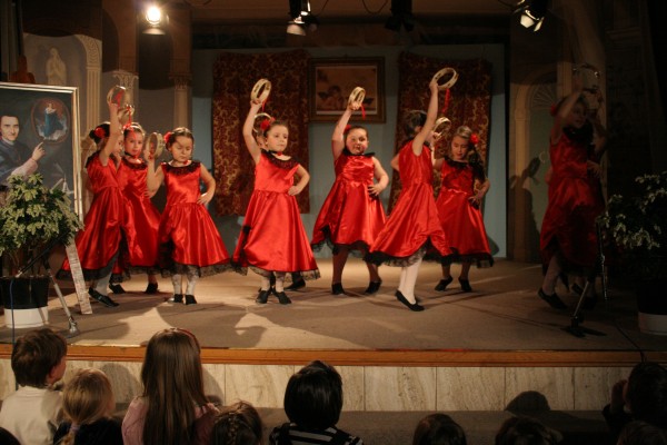 05-il-balletto-delle-bambine-di-cupra-marittima